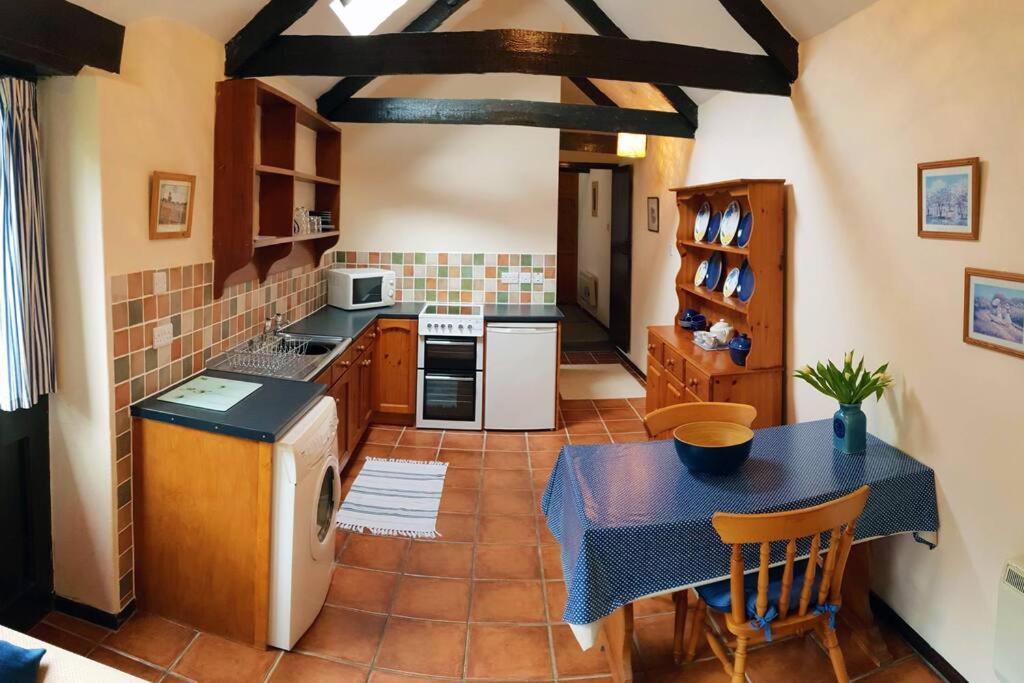 Cosy Cottage In The Beautiful Lamorna Valley - Walk To The Pub & Sea Paul Exterior photo
